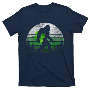 St Patricks Day Bigfoot Irish Shamrock Sasquatch Clover Leaf T-Shirt