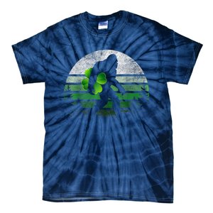 St Patricks Day Bigfoot Irish Shamrock Sasquatch Clover Leaf Tie-Dye T-Shirt