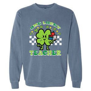 St Patrick Day Shamrock One Lucky Teacher Retro Saint Pattys Garment-Dyed Sweatshirt