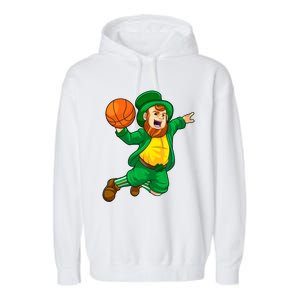 St Patricks Day Leprechaun Basketball Lucky Gift Garment-Dyed Fleece Hoodie