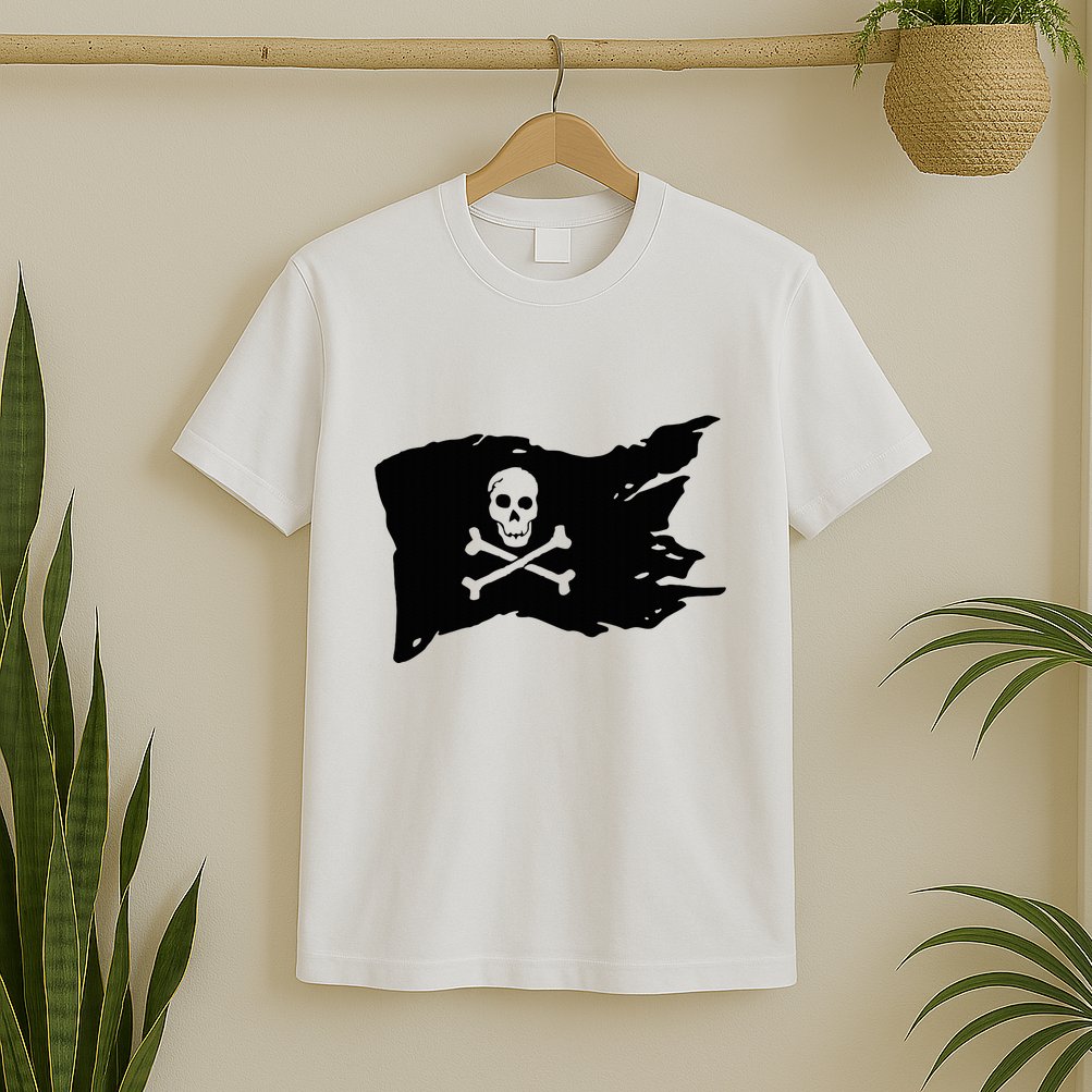 Skull Pirate Flag Jolly Roger Crossbones T-Shirt