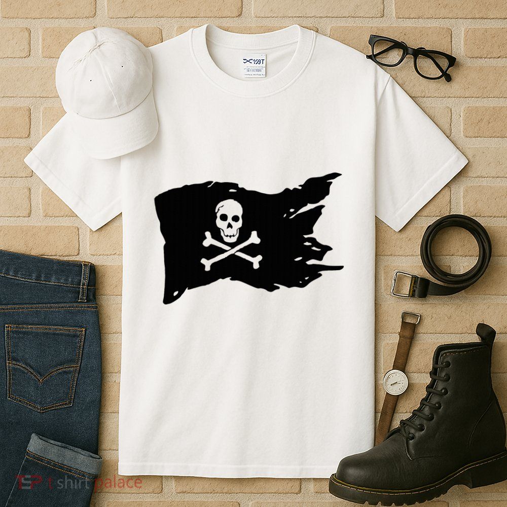 Skull Pirate Flag Jolly Roger Crossbones Tall T-Shirt