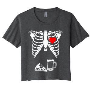 Skeleton Pregnancy Gift Pizza Beer Xray Halloween Soon Dad Gift Women's Crop Top Tee