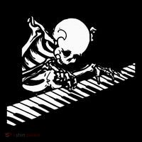 Skeleton Playing Piano Halloween Costume Pianist Musician Tall T-Shirt
