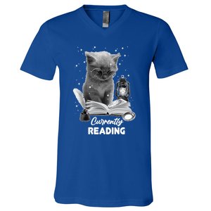 Summer Reading Currently Reading Cat Reading A Book Bookish Cool Gift V-Neck T-Shirt