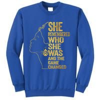 She Remembered Who She Was And The Game Changed Cute Gift Sweatshirt