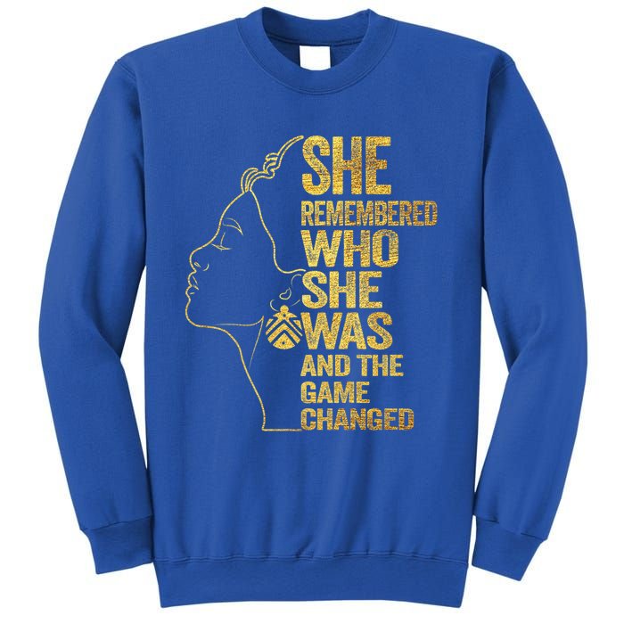 She Remembered Who She Was And The Game Changed Cute Gift Sweatshirt