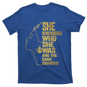 She Remembered Who She Was And The Game Changed Cute Gift T-Shirt