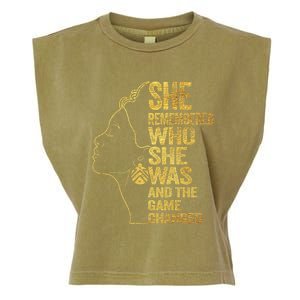 She Remembered Who She Was And The Game Changed Great Gift Garment-Dyed Women's Muscle Tee