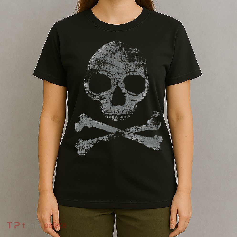 Scary Skull And Crossbones Grunge Style Gothic Creepy Spooky T-Shirt