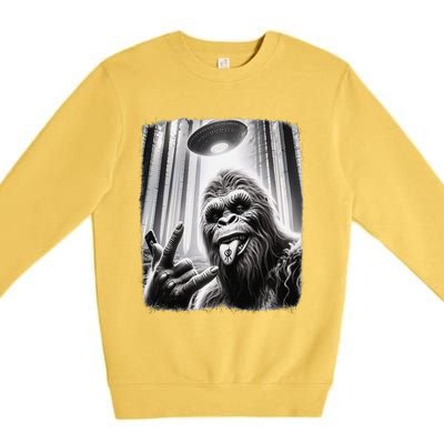 Sasquatch Selfie Big Foot Rock On Ufo Alien Funny 0hjxk2 Premium Crewneck Sweatshirt