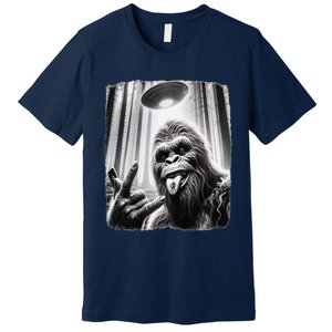 Sasquatch Selfie Big Foot Rock On Ufo Alien Funny 0hjxk2 Premium T-Shirt