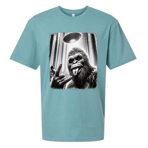 Sasquatch Selfie Big Foot Rock On Ufo Alien Funny 0hjxk2 Sueded Cloud Jersey T-Shirt