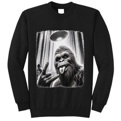 Sasquatch Selfie Big Foot Rock On Ufo Alien Sweatshirt