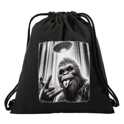 Sasquatch Selfie Big Foot Rock On Ufo Alien Drawstring Bag