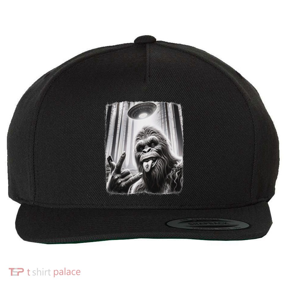 Sasquatch Selfie Big Foot Rock On Ufo Alien Wool Snapback Cap