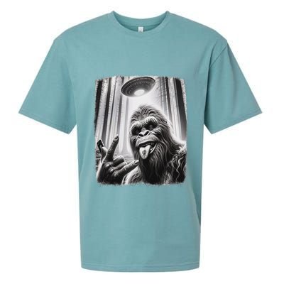 Sasquatch Selfie Big Foot Rock On Ufo Alien Sueded Cloud Jersey T-Shirt