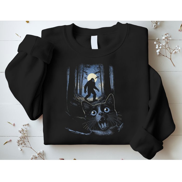 Surprised Scared Cat Selfie With Bigfo Ot Sasquatch Sweatshirt