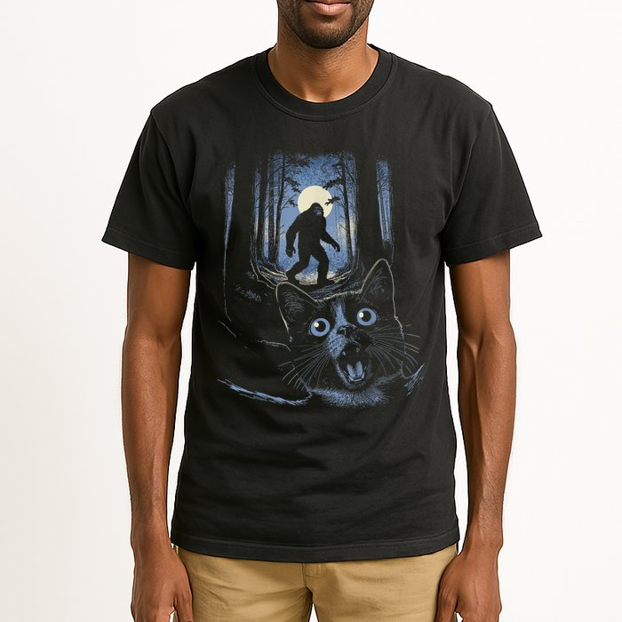 Surprised Scared Cat Selfie With Bigfo Ot Sasquatch Tall T-Shirt