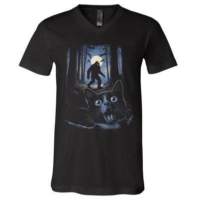 Surprised Scared Cat Selfie With Bigfo Ot Sasquatch V-Neck T-Shirt