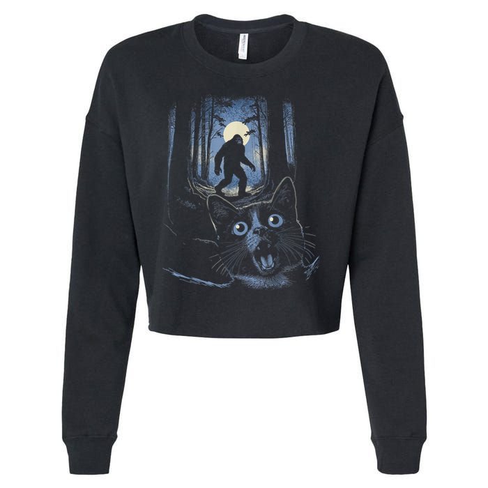 Surprised Scared Cat Selfie With Bigfo Ot Sasquatch Cropped Pullover Crew