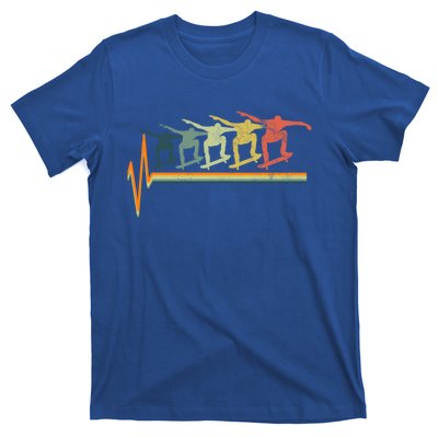 Skateboarding Skateboarder Heartbeat Retro Vintage Gift T-Shirt