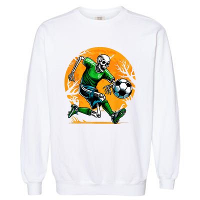 Soccer Skeleton Halloween Football Spooky Boy Soccer Player Garment-Dyed Sweatshirt