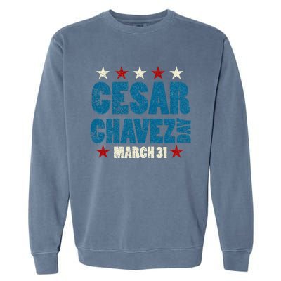 Si Se Puede I Cesar Chavez Day funny quote Garment-Dyed Sweatshirt