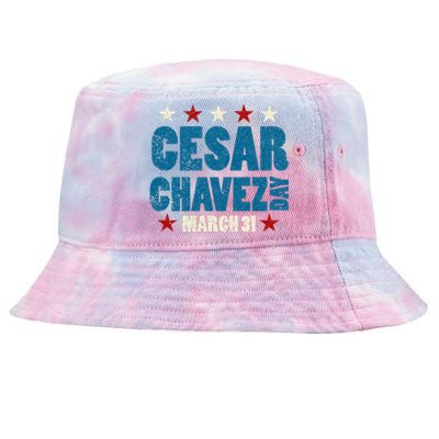 Si Se Puede I Cesar Chavez Day funny quote Tie-Dyed Bucket Hat