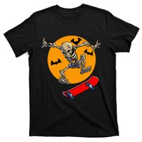 Spooky Skateboarding Skeleton Halloween Skateboarder T-Shirt