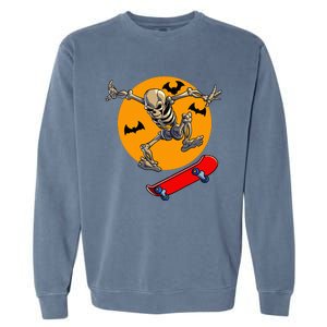 Spooky Skateboarding Skeleton Halloween Skateboarder Garment-Dyed Sweatshirt