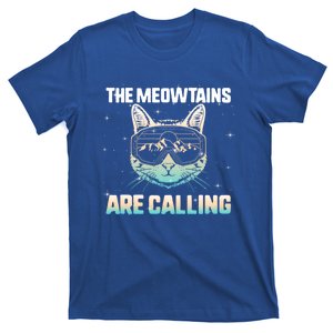 Ski Snowboard The Meowtains Calling Skiing Cat Mom Dad Skier Cool Gift T-Shirt