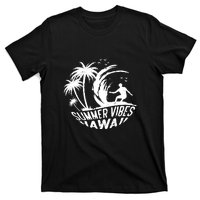 Surfing Summer Vibes Hawaii Surfing Vintage Gift T-Shirt