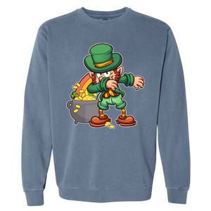 St Patricks Day Dabbing Leprechaun Pot Of Gold Garment-Dyed Sweatshirt