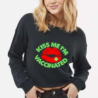 St Patrick's Day Kiss Me I'm Vaccinated Lipstick Shamrock Cropped Pullover Crew