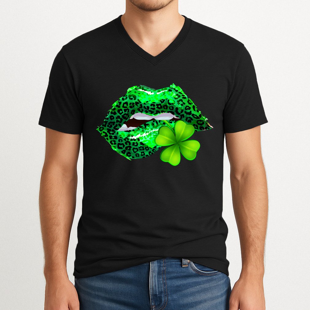 St Patrick's Day Leopard Print Lipstick Shamrock V-Neck T-Shirt