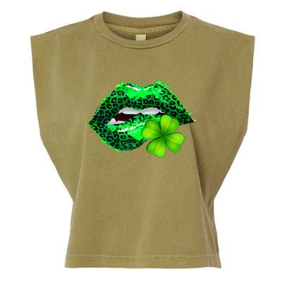 St Patrick's Day Leopard Print Lipstick Shamrock Garment-Dyed Women's Muscle Tee