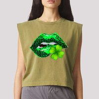St Patrick's Day Leopard Print Lipstick Shamrock Garment-Dyed Women's Muscle Tee