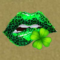 St Patrick's Day Leopard Print Lipstick Shamrock Garment-Dyed Women's Muscle Tee