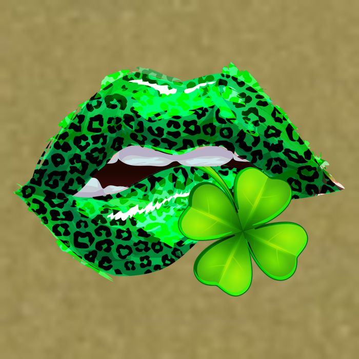 St Patrick's Day Leopard Print Lipstick Shamrock Garment-Dyed Women's Muscle Tee