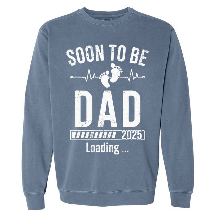 Soon To Be Dad Est 2025 New Dad To Be 2025 Garment-Dyed Sweatshirt