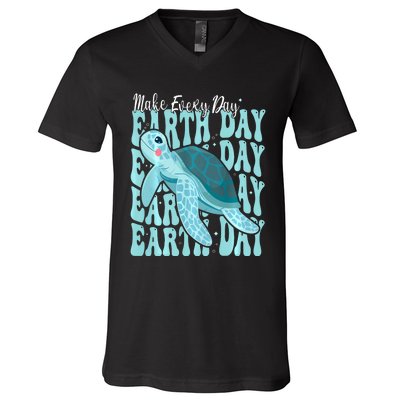 Sea Turtle Earth Day Groovy Make Every Day Earth Day 2024 V-Neck T-Shirt