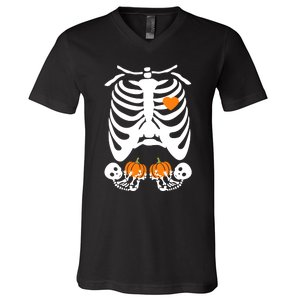 Skeleton Twin Pregnancy Announcement Halloween Pregnant Mom V-Neck T-Shirt