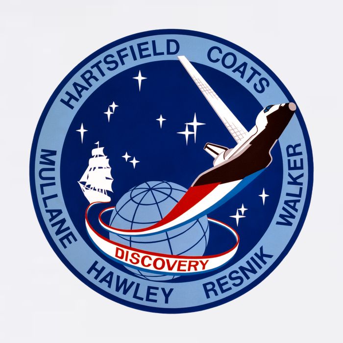 STS-41D Mission Insignia Patch Space Shuttle Challenger Garment-Dyed Sweatshirt