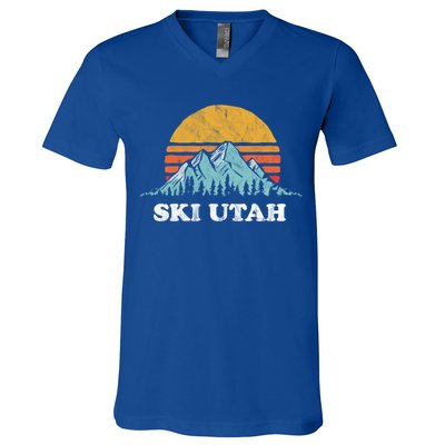Ski Utah Vintage Retro Vibe Skiing Cute Gift V-Neck T-Shirt