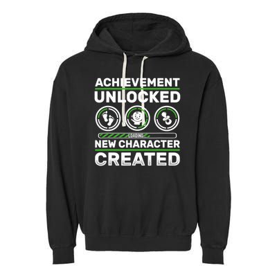 Schwangerschaft Verknden Geschenk Zocker New Character Created Pregnancy Announcement Dad Gamer  Garment-Dyed Fleece Hoodie