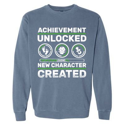 Schwangerschaft Verknden Geschenk Zocker New Character Created Pregnancy Announcement Dad Gamer  Garment-Dyed Sweatshirt