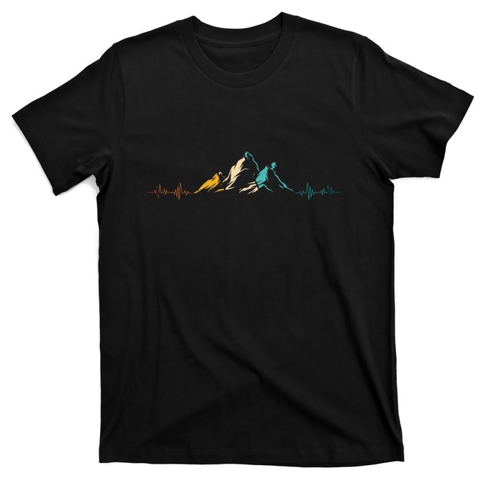 Ski Vintage Skier Heartbeat Mountains Retro Skiing ECG Gifts T-Shirt