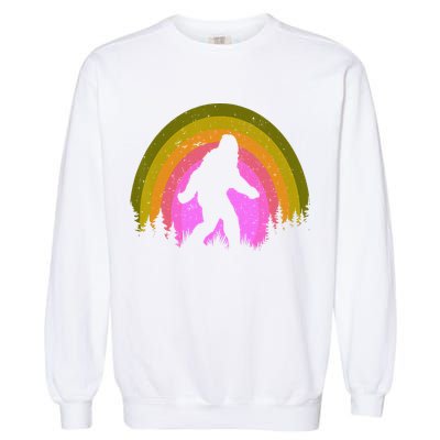 Sasquatch Vintage Sunset Bigfoot Retro Distressed 60sFunny Gift Garment-Dyed Sweatshirt