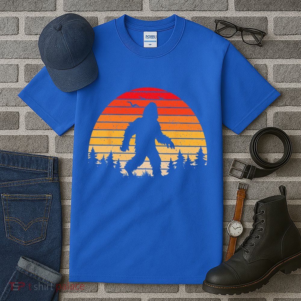 Sasquatch Vintage Sunset Bigfoot Retro Distressed 60sFunny Love Tall T-Shirt